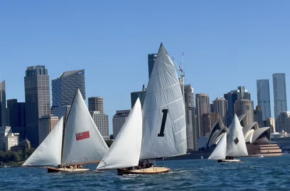 18-footer Sidney Harbour